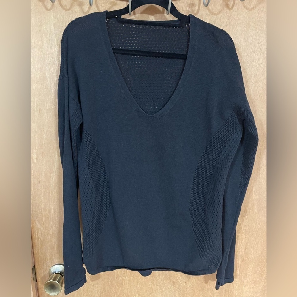 LULULEMON Still Movement Sweater
Black - Picture 3 of 6